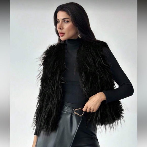 Luxury Vintage-Inspired Chocolate Brown Faux Fur Vest | Old Money Aesthetic - Picture 5 of 7